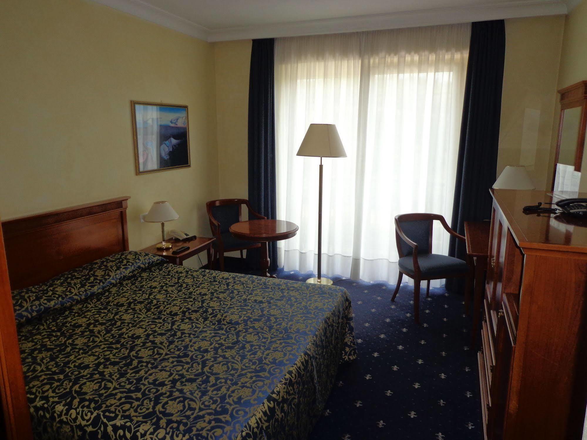 B&B Hotel Affi - Lago di Garda Esterno foto