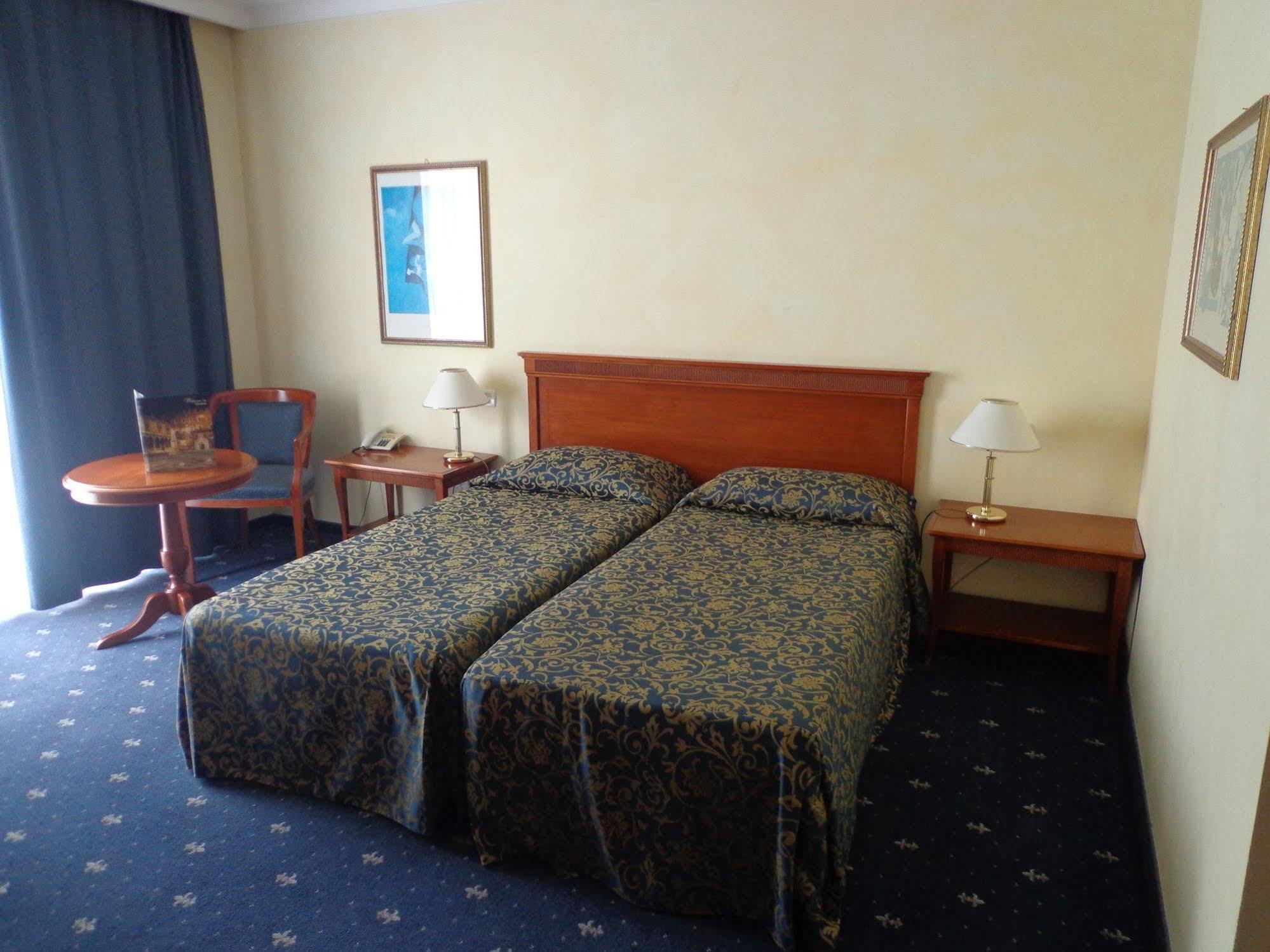 B&B Hotel Affi - Lago di Garda Esterno foto